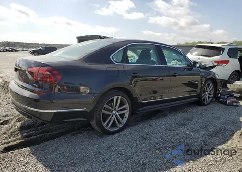 2017 Volkswagen Passat R-Line z USA, uszkodzony, nr VIN 1VWDT7A37HC041212